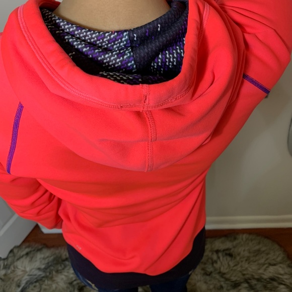 Nike - Picture 4 of 7